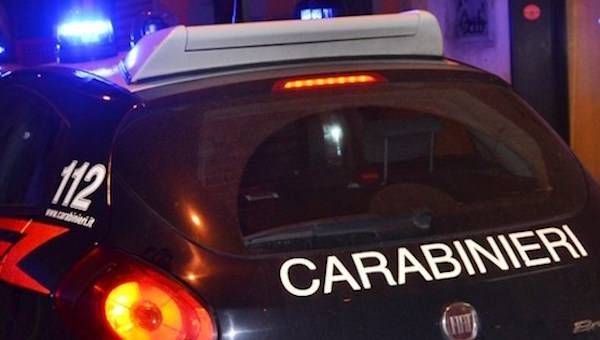 Samarate, uomo uccide a coltellate la moglie 55enne da cui si stava separando botti inesplosi bovisio