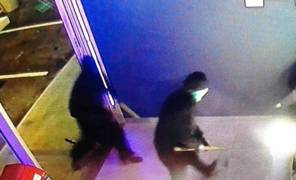 Caronno, i ladri sfidano cane e telecamere ladri novate