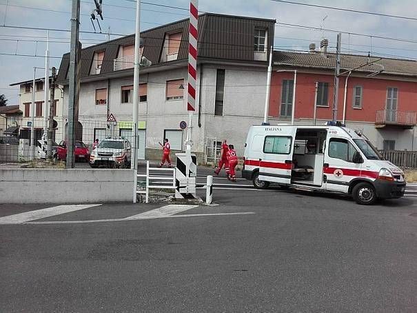 Cesano Maderno, investita dal treno al passaggio a livello, morta ragazzina di 14 anni Passaggio livello