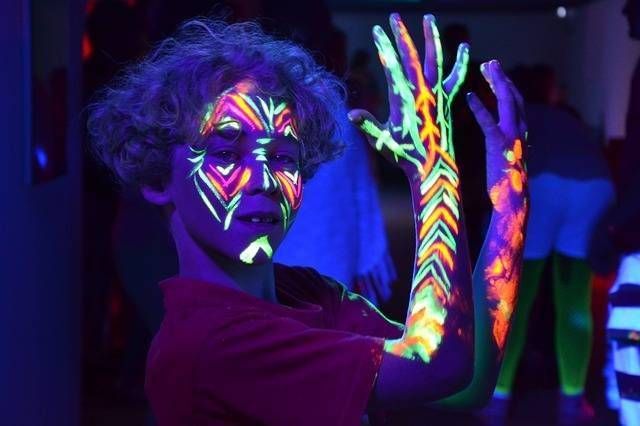 Eventi week-end: dalla “Moda tra gli Aironi” a Gerenzano alla “Notte nera”(ma piena di giochi di luce) a Cogliate notte nera Cogliate