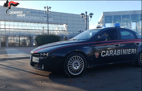 Aggressioni a Saronno Sud: uomo più volte denunciato, tutto fermo perché richiedente asilo stazione saronno sud sassi pistola