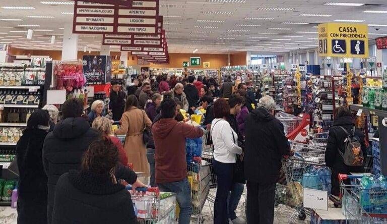Supermercati aperti il 1 gennaio? Dove fare (e non) la spesa a Capodanno coronavirus supermercati 768x444