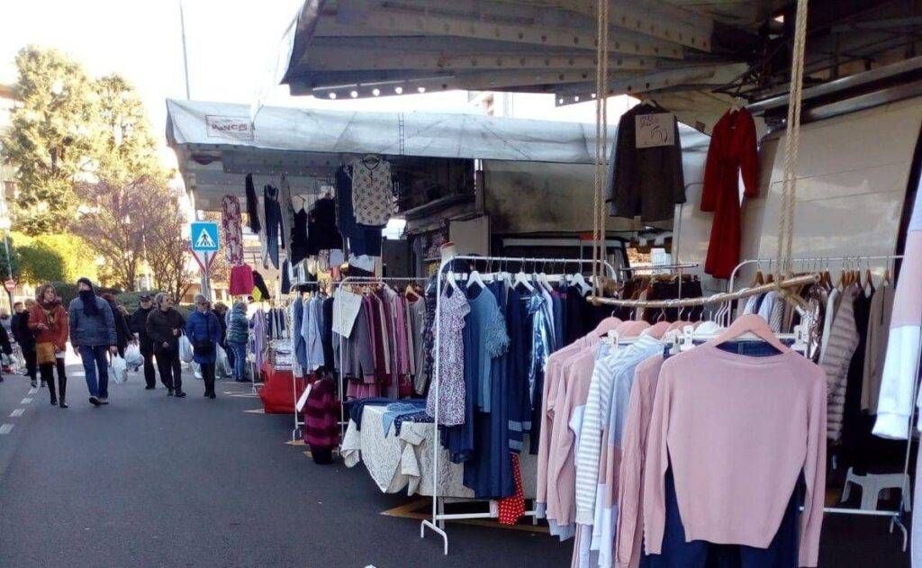 Saronno, furto al mercato: portafoglio rubato tra le bancarelle Mercato Saronno