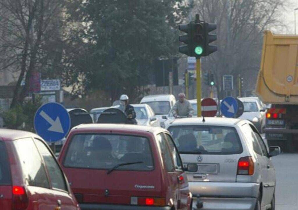 Stop diesel Euro 5 rinviato di un anno: annuncio soddisfatto di Salvini diesel euro 5