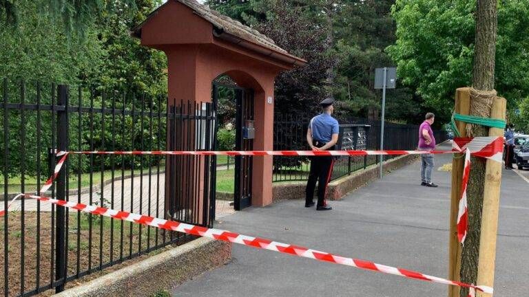 Uccise la moglie ad Arese, assolto dall’accusa di abusi sulla figlia, poi morta suicida arese uccise moglie