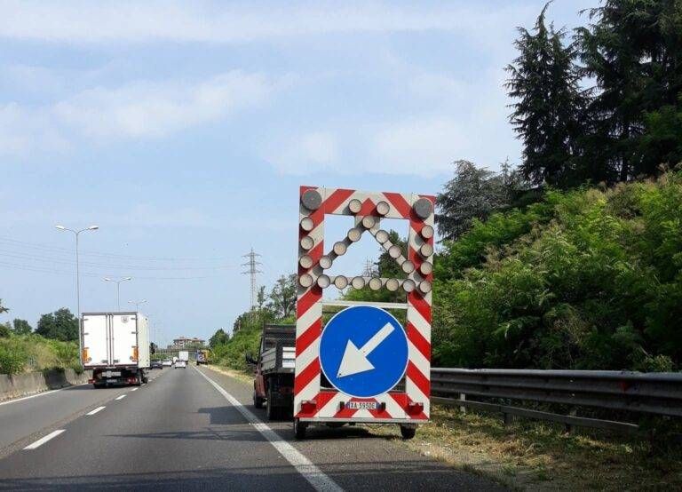 Milano-Meda, posa barriere antirumore, chiusura corsia e banchina a Cormano Milano-Meda sabato domenica
