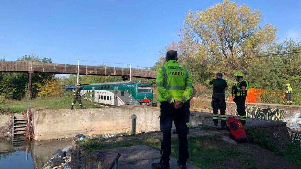Inciampa e cade nel Villoresi, uomo in codice rosso paderno villoresi elicottero