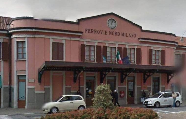 A 7 anni, esce di casa la sera a Saronno e prende il treno per Milano; il racconto della mamma La stazione di Saronno