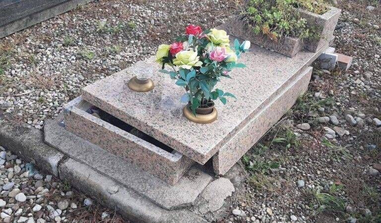 Furti al cimitero di Caronno, da una tomba sparita anche una lettera Bollate cimitero tombe aprono