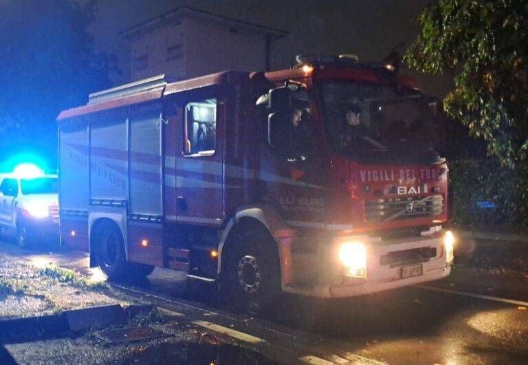 Solaro, malore di una donna sola in casa, intervento dei Vigili del fuoco incidente solaro
