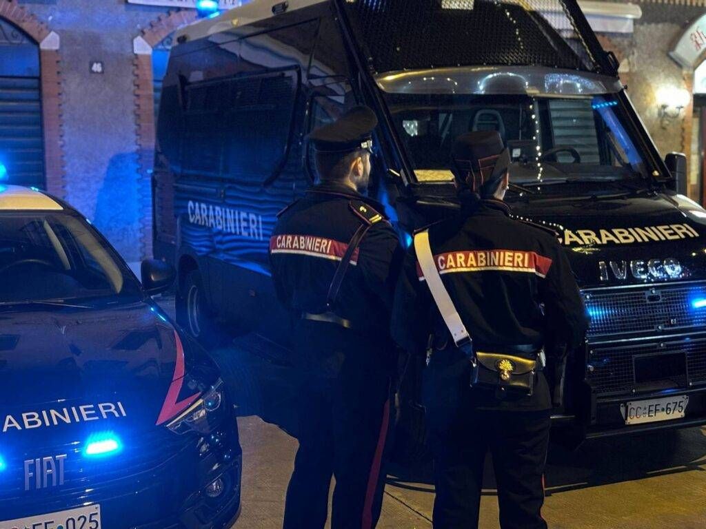 Saronno, esecuzione in strada, inseguito e poi colpito al petto con due colpi di pistola al torace carabinieri blitz