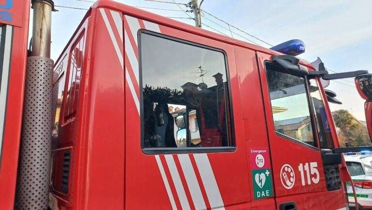 Spray urticante al liceo, soccorsi 22 ragazzi, sei in ospedale vigili del fuoco generica
