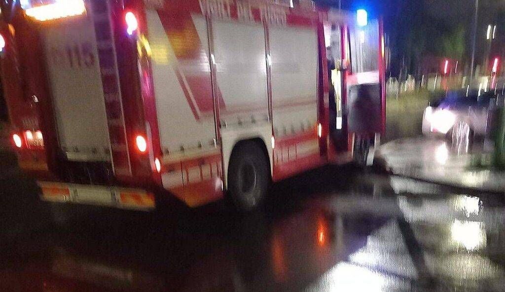 Saronno, incendio notturno in via San Cristoforo meteo bollate baranzate