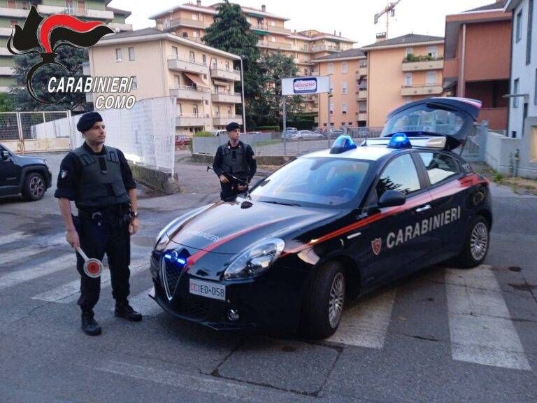 Inseguimento concluso a Rovello Porro con 3 arresti e l’auto piena di gioielli e orologi rubati carabinieri como