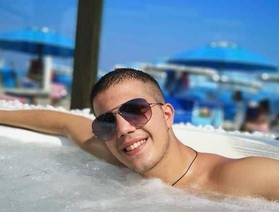 Bollate: una camminata per Omar, morto dopo un pestaggio a Origgio – IL VIDEO Bollate funerali Omar discoteca