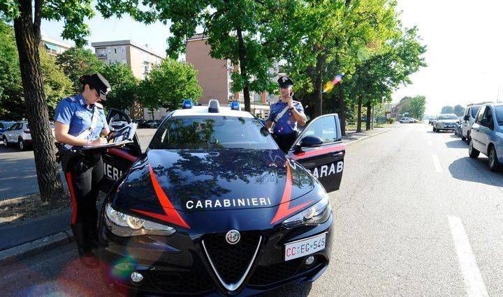 Tentato omicidio a Novate Milanese, l’arma della sparatoria era rubata: chi è l’arrestato carabinieri controlli Baranzate Senago Solaro