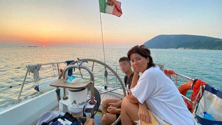 “Perché hai quel coltello insanguinato?”. Nuova versione del 17enne che ha ucciso la famiglia 17enne ucciso famiglia 768x432