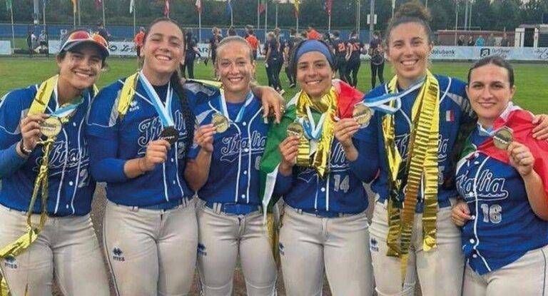 L’Italia vince l’Europeo di softball grazie anche a sei atlete bollatesi Europeo softball atlete bollatesi