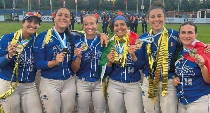L’Italia vince l’Europeo di softball grazie anche a sei atlete bollatesi Europeo softball atlete bollatesi