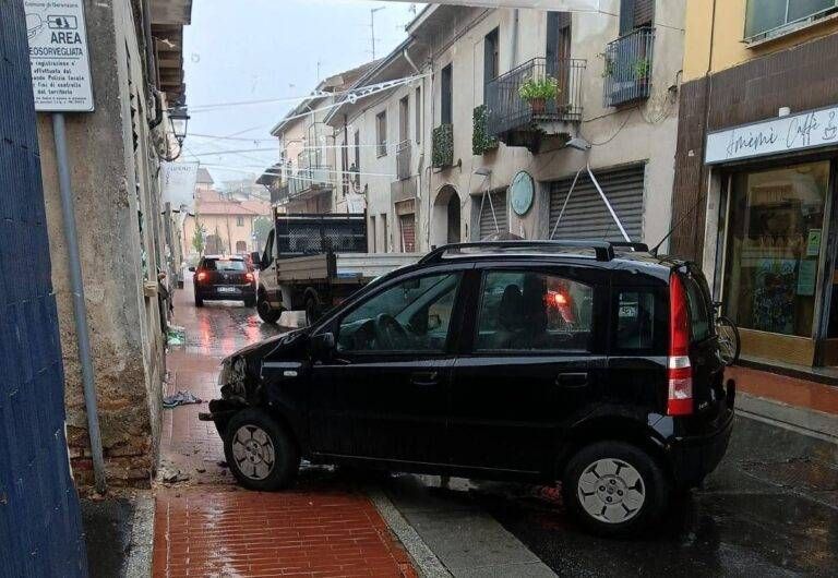 Incidente a Gerenzano, ragazzo di Turate investe un uomo e scappa Immagine WhatsApp 2024 09 05 ore 14.23.43 60d62f07 768x530
