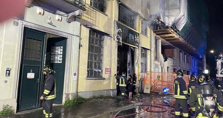Tragedia a Milano, 3 giovani morti in un incendio incendio milano giovani