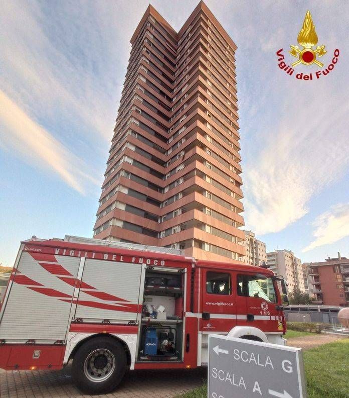 Incendio in appartamento, ragazza intossicata a Milano, uomo carbonizzato a Corsico incendio appartamento