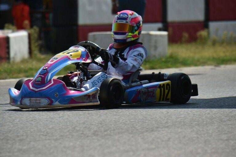 Simone Seveso, da Lazzate, a 10 anni è un asso del kart, con titolo europeo 0410LazSimoneSeveso 768x512