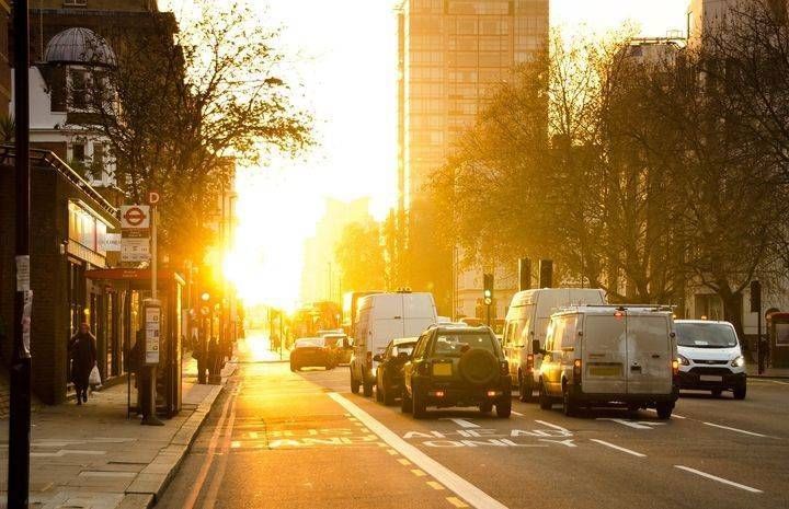Furgoni e veicoli commerciali: meglio il noleggio o l’acquisto? furgoni veicoli commerciali noleggio