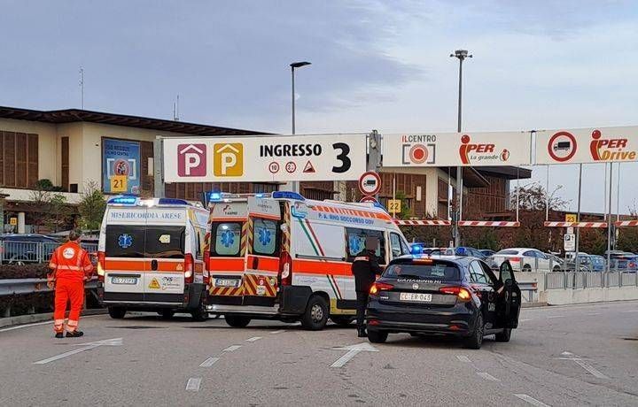 Lite per il parcheggio al centro commerciale, 27enne ferito ad Arese lite parchegggio arese