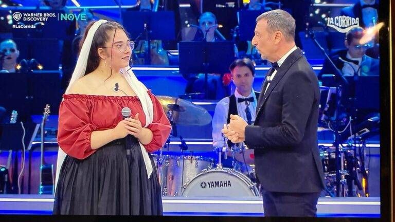 Da Sesto San Giovanni a La Corrida: Federica vince la prima puntata con Amadeus IMG 0738 scaled 1 768x432