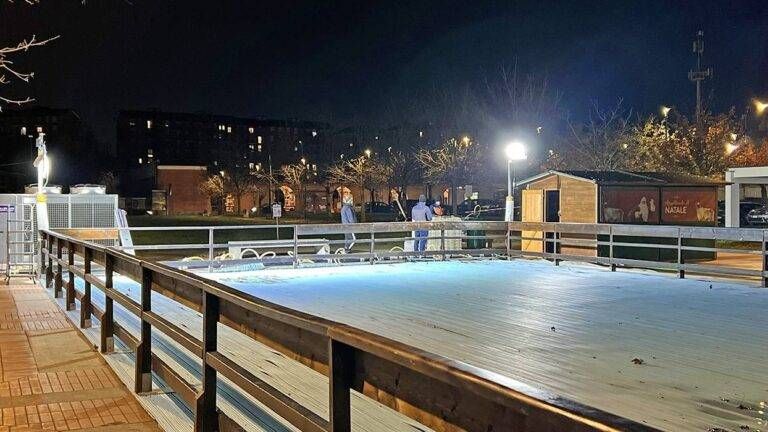 Paderno, il Comune cerca un gestore per la pista di pattinaggio (anche sintetica): previsti anche eventi e luminarie di Natale pista pattinaggio paderno 768x432