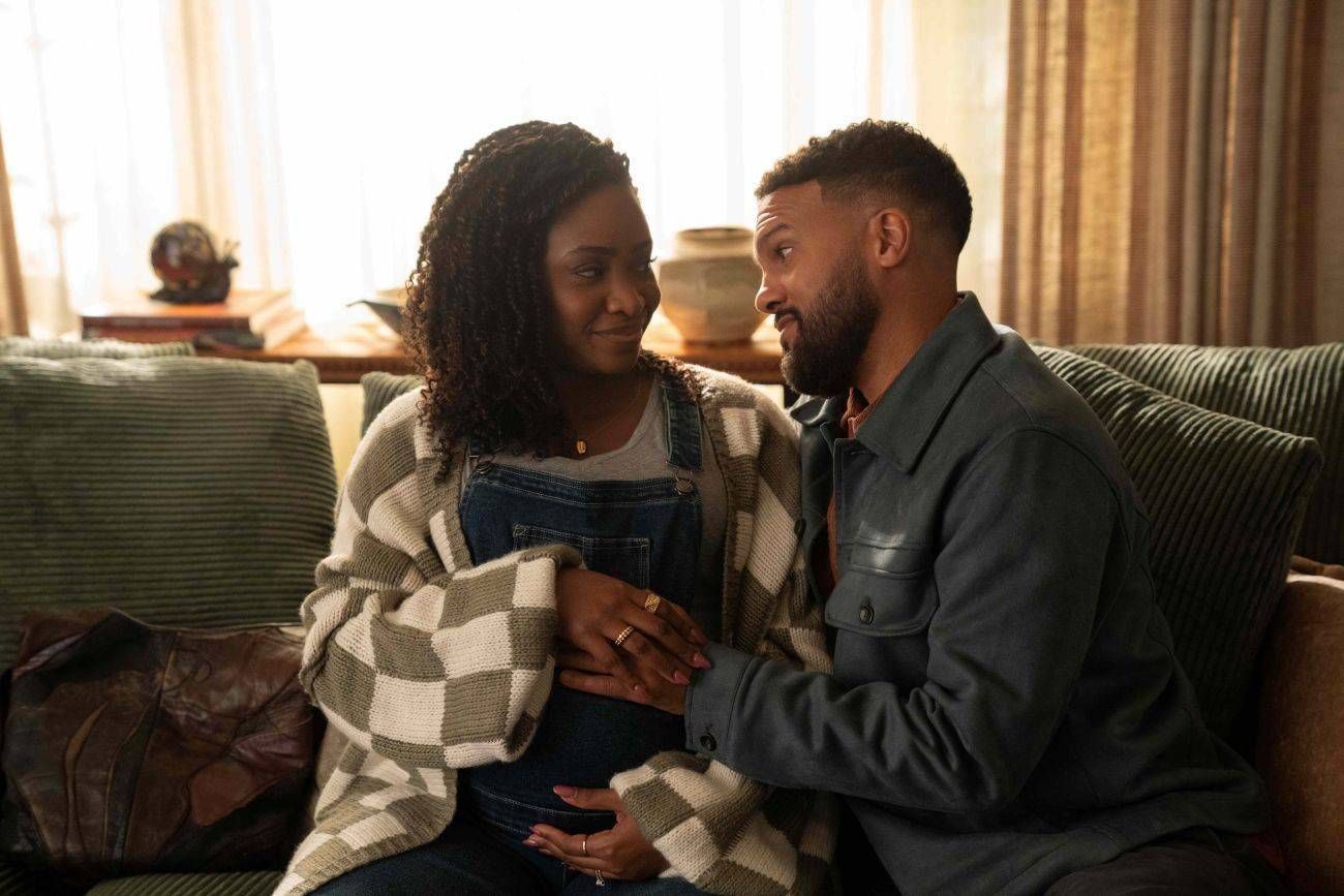 NO GOOD DEED. L to R Teyonah Parris as Carla and O T Fagbenle as Dennis in Episode 101 of No Good Deed. Cr. SAEED ADYANINetflix © 2024