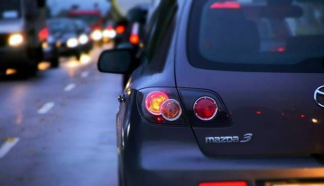 Smog in Lombardia, stop e divieti per i diesel in 4 province (anche a Milano) traffico