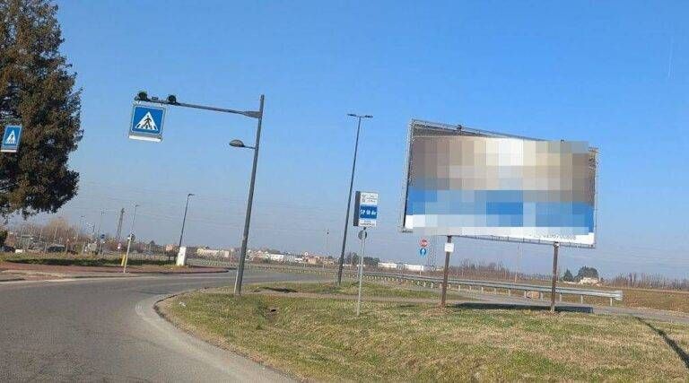 Pubblicità abusiva sulla Saronno-Monza, a Solaro multe anche per i clienti pubblicità abusiva saronno monza
