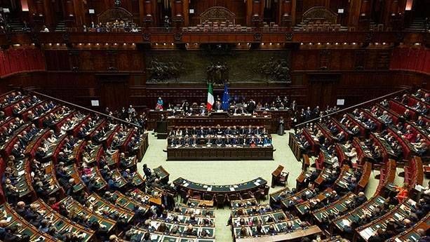 Taglio dei parlamentari: una presa in giro parlamentari taglio editoriale