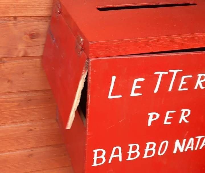 Gerenzano, vandali contro la casetta di Babbo Natale Immagine WhatsApp 2025 01 01 ore 16.05.29 1baf81ed