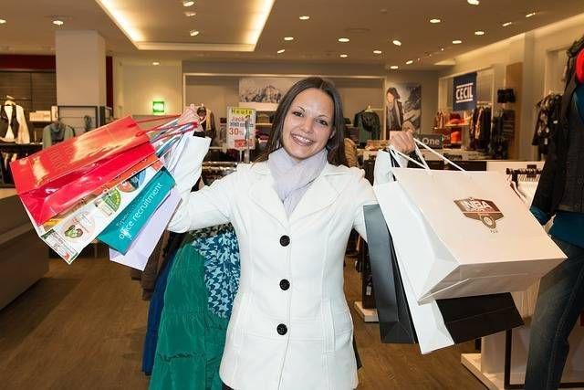 Saldi in Lombardia da oggi, 4 gennaio: regole e consigli per gli acquisti saldi shopping