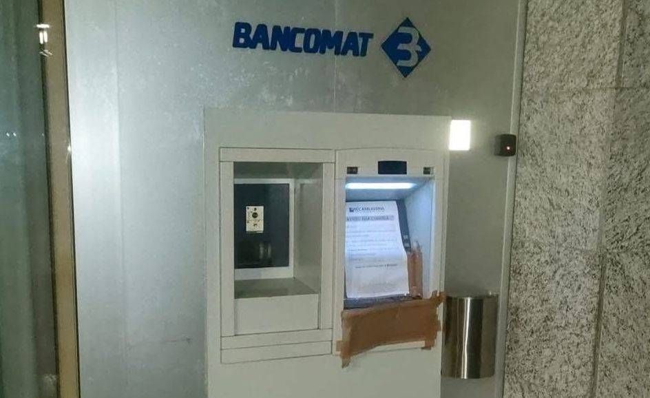 Limbiate, danneggiato sportello Bancomat in piazza Bancomat Limbiate