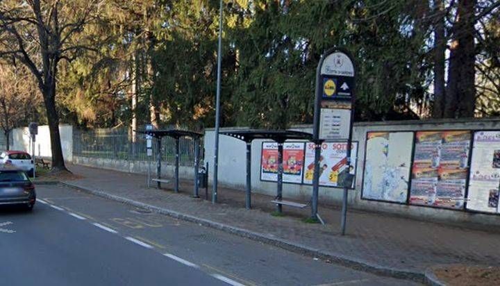 Saronno, studenti aggrediti alla fermata dell’autobus saronno aggredito autobus studenti