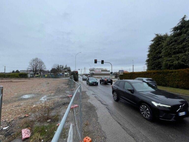 Un nuovo supermercato fra Gerenzano e Cislago, rotonda alla Fagnana area cantiere 768x576