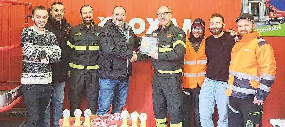 Donazione Loxam Access agli “Amici dei pompieri di Garbagnate” Donazione Amici pompieri Garbagnate