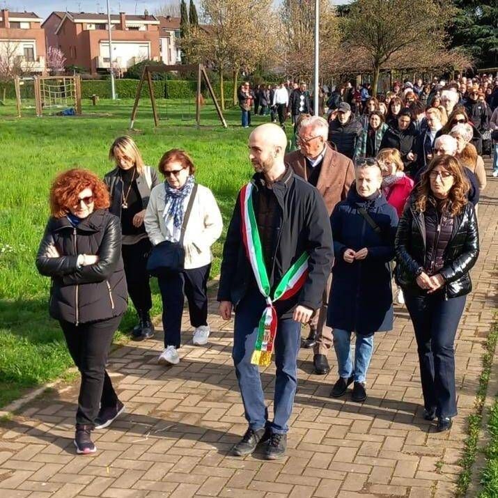 Marcia silenziosa per Nicola a Bollate e l’appello: torna a casa Bollate marcia Nicola