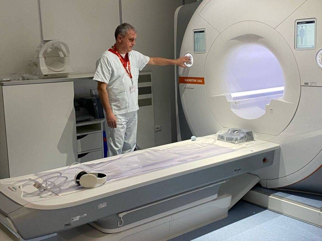 All’Ospedale di Cinisello la risonanza magnetica con l’intelligenza artificiale Nuova Risonanza Magnetica al Bassini 19 marzo 2025 1024x768