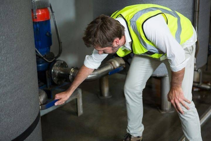 Cesate, finto operatore dell’acqua entra in casa di una donna finto tecnico acqua truffa