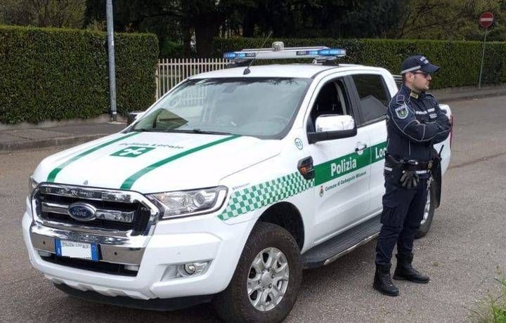 Garbagnate, deposito e noleggio auto nel Parco delle Groane, attività sospesa e denunce Garbagnate deposito noleggio auto parco Groane