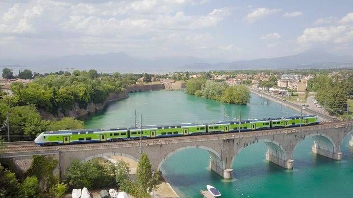 Gite in treno con Trenord, i laghi lombardi e i parchi divertimento a prezzi speciali gite in treno