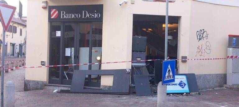 Garbagnate, assalto al bancomat: esplosione nel cuore della notte esplosione bancomat garbagnate 768x346