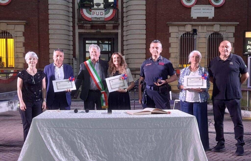 Caronno, premiati i cittadini benemeriti Immagine WhatsApp 2025 05 31 ore 22.13.30 f3d65519 1024x660
