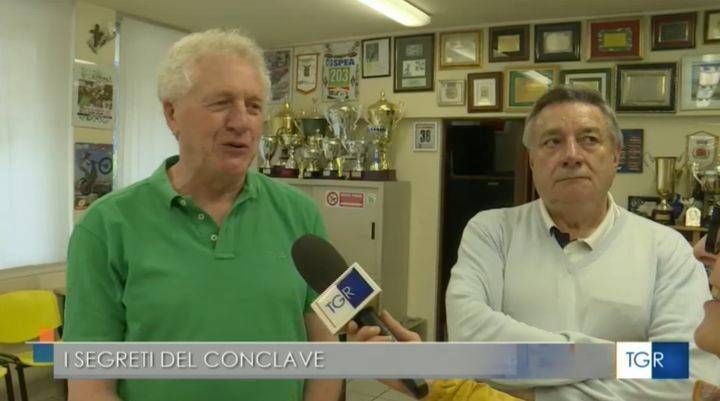 Conclave, il Tg3 a Lazzate incontra gli amici di Mons. Ravelli, l’arcivescovo che deve pronunciare: “Extra omnes” Lazzate Ravelli Moto CLub