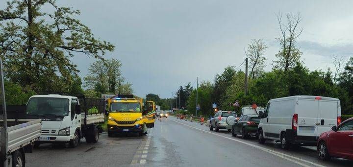 Cedimento stradale sulla Saronno-Monza, lunghe code tra Solaro e Limbiate Solaro Limbiate ponte code Saronno-Monza